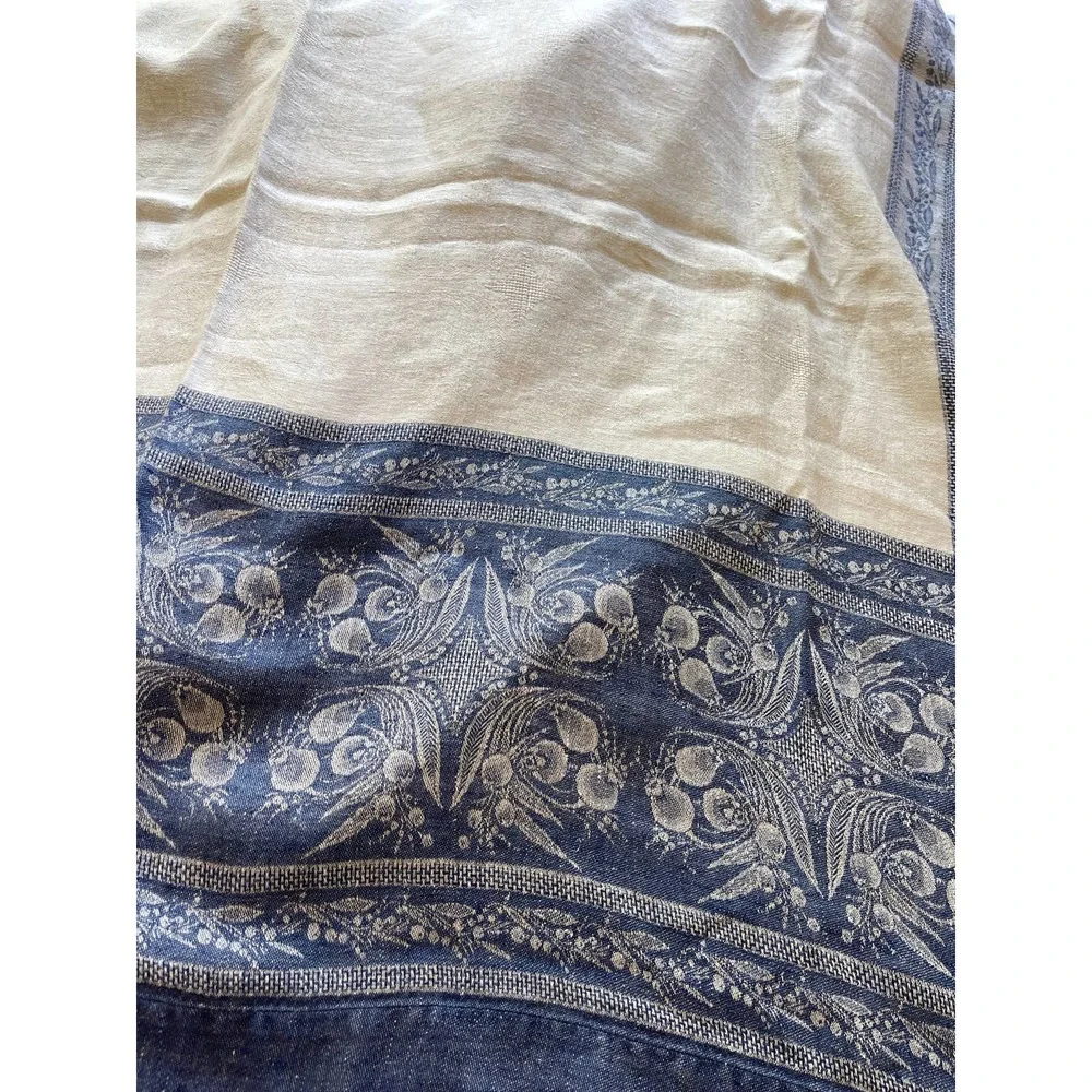 Williams Sonoma Blue and Cream Jacquard Linen Tablecloth